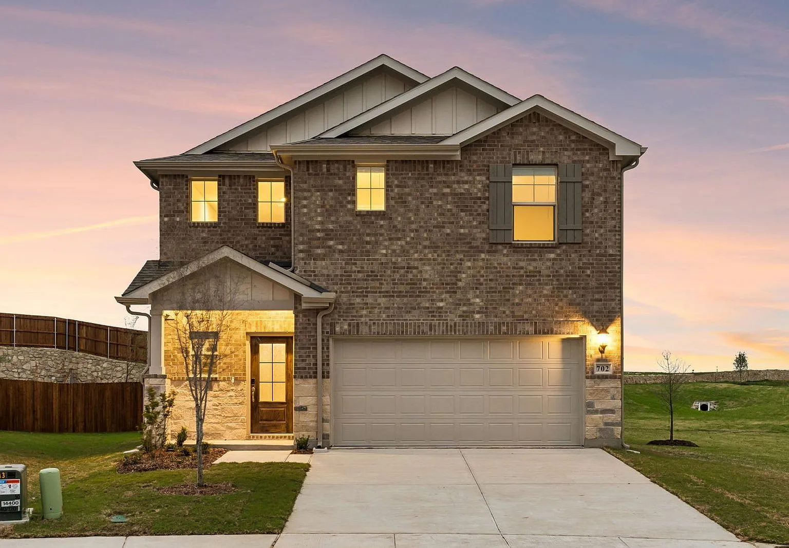 4 bed, 2.5 bath, 2348 sqft, $2,495 — Photo 1