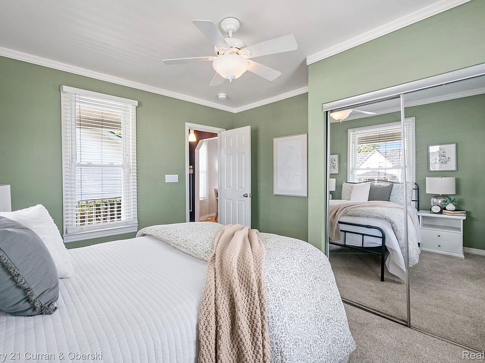 261 N Mill St, photo 25
