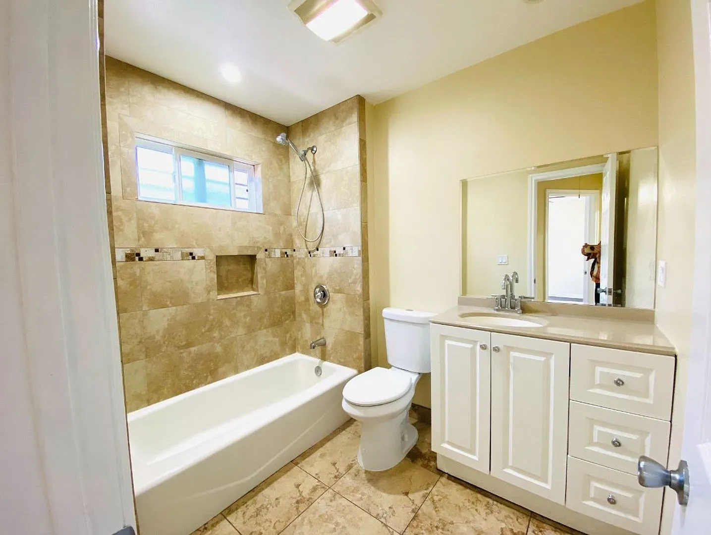 3 bed, 2.0 bath, $2,395 — Photo 3