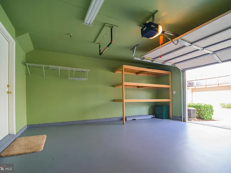 21785 Jarvis Sq — Photo 9