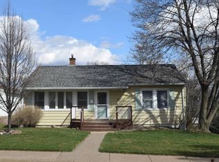 540 English Ln, Dubuque, IA 52003