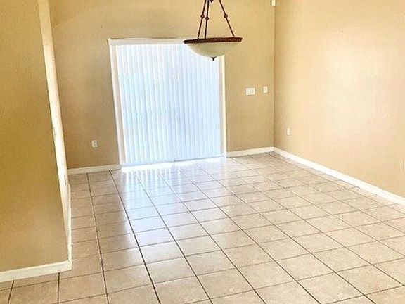 3rd image of 349 Aylesbury Ct