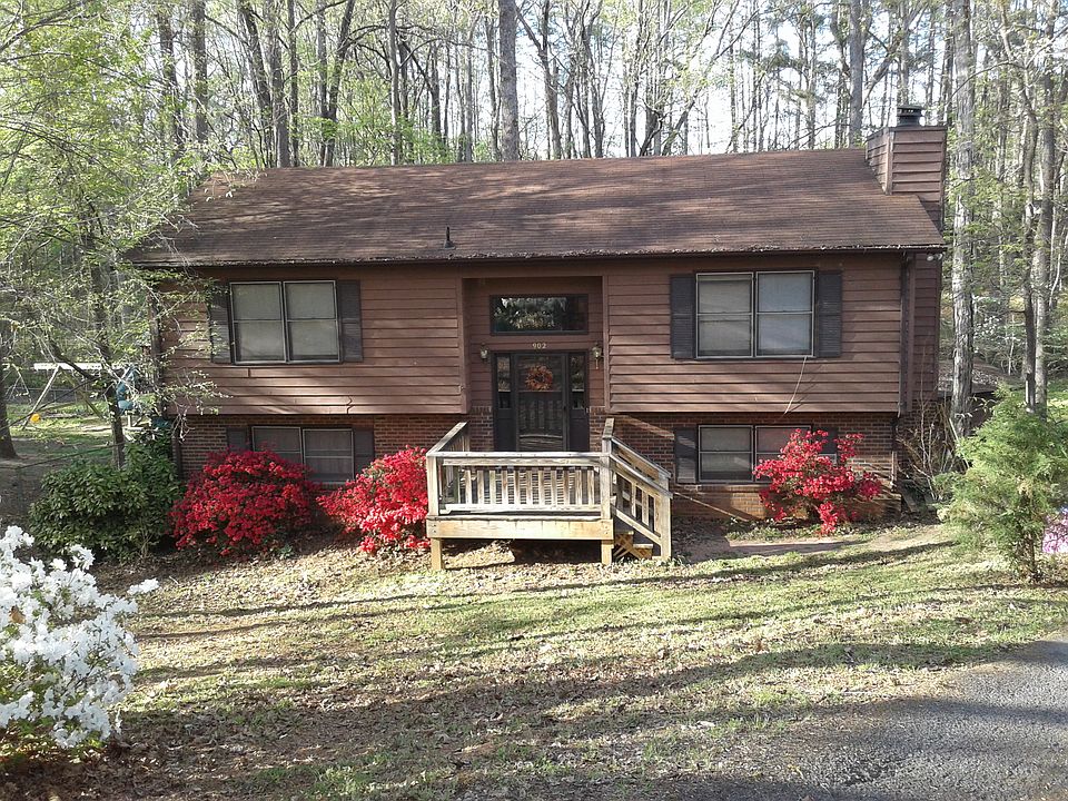 1st image of 902 Briarwood St