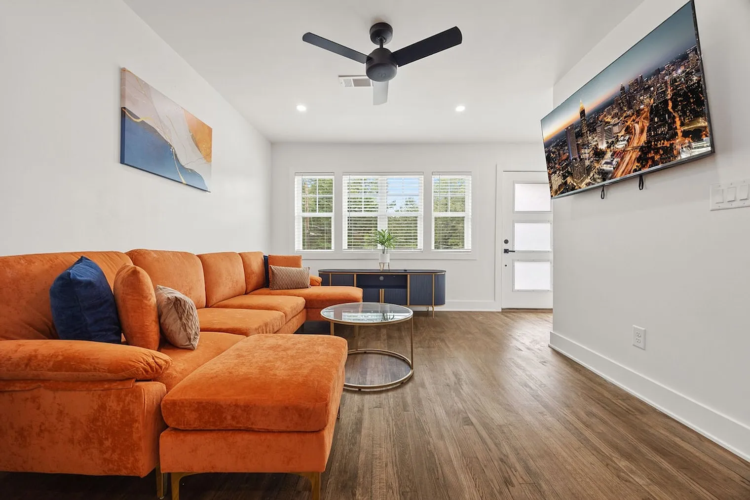 5 bed, 4.0 bath, $10,622 — Photo 2
