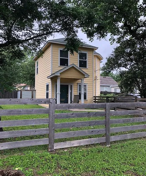 2000 Sl Davis Ave — Photo 1
