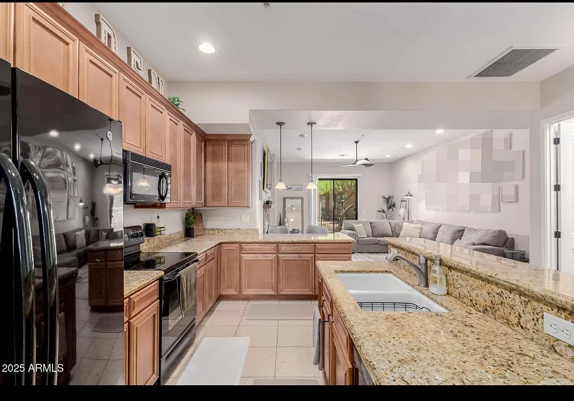 1 bed, 1147 sqft, $1,995 — Photo 3