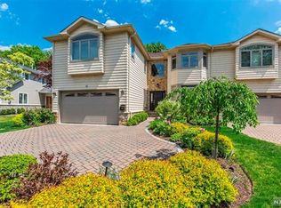 290 Tenafly Rd, Tenafly, NJ 07670