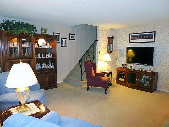 3rd image of 11907 Barlow St