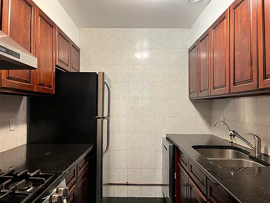 Rented by Gulia Wang, LREB | media 15