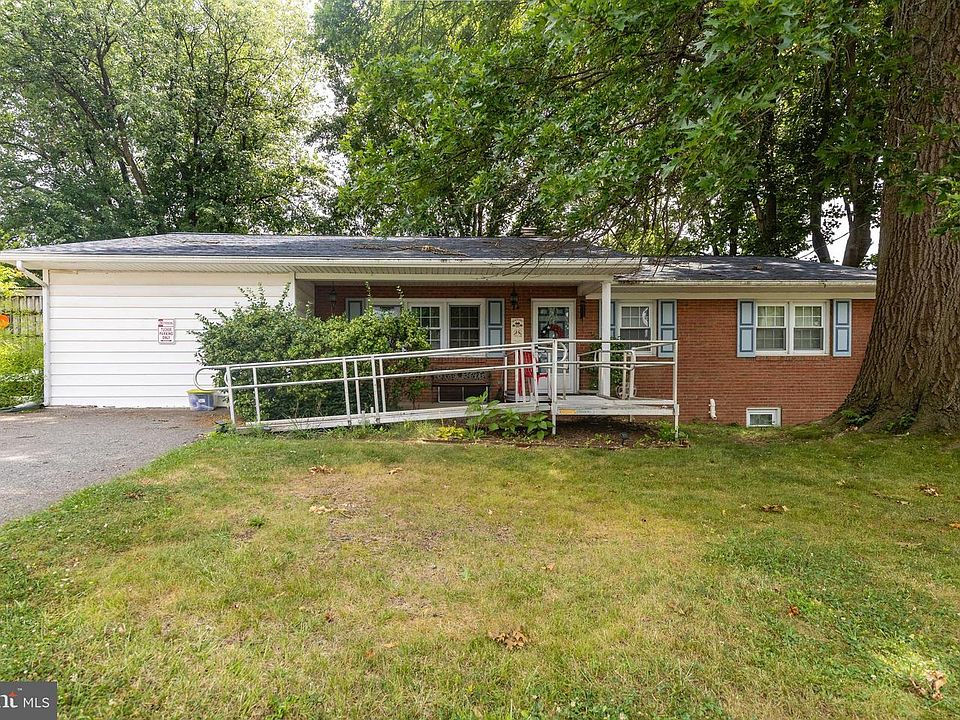 1st image of 122 Orchard Dr