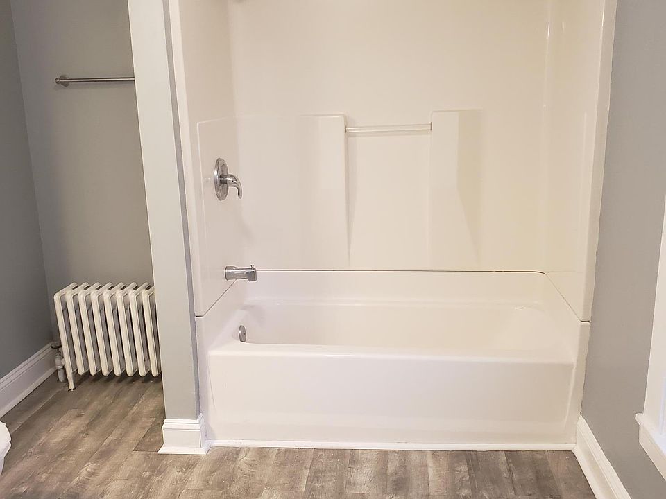 Great new bathroom, lots of space.