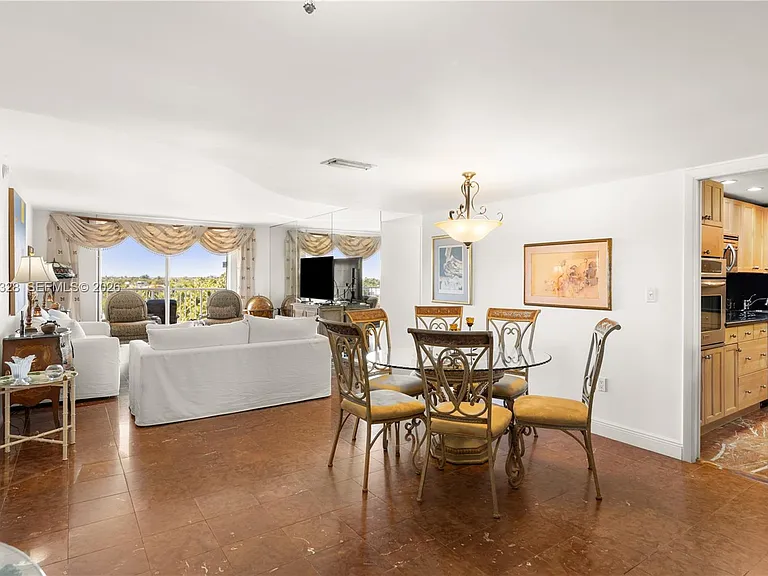 210 Sea View Dr #611 — Photo 9