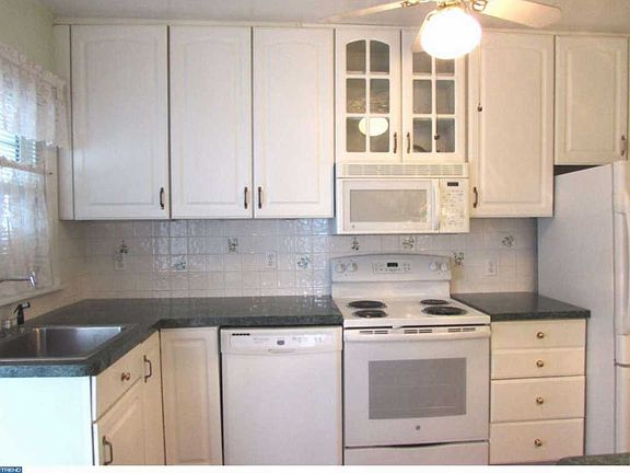 5th image of 1008 Elizabeth Ave