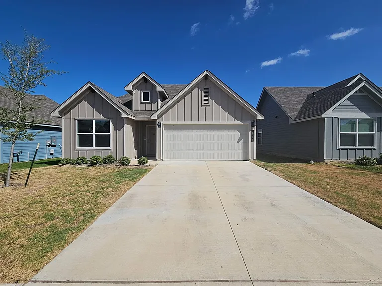 3705 Addison St — Photo 1
