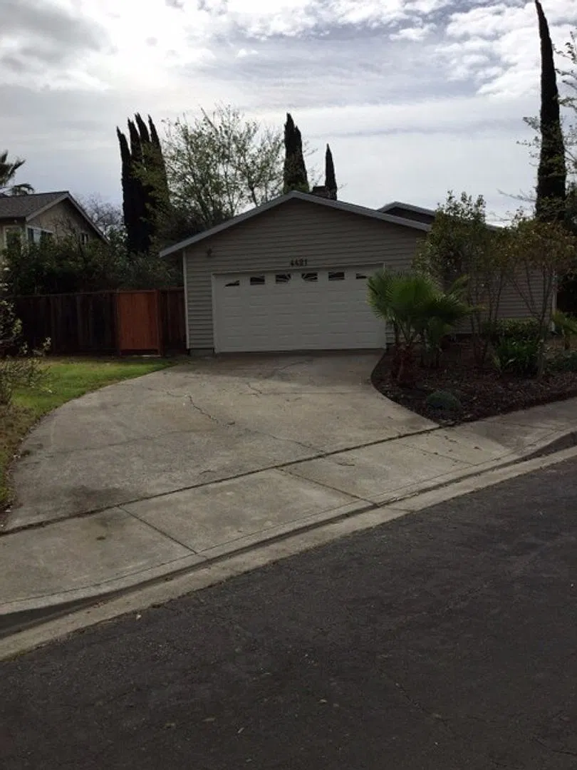 Beautiful Concord Single Family Home — Photo 2
