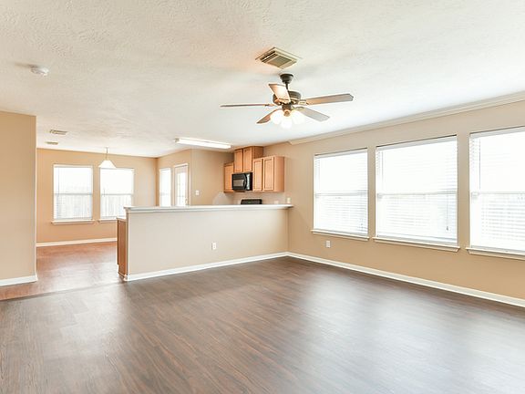 4th image of 2414 Laconia Ct
