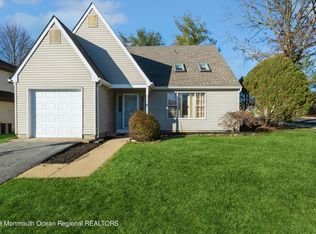 1 Chamberlain Ct #37, Old Bridge, NJ 08857