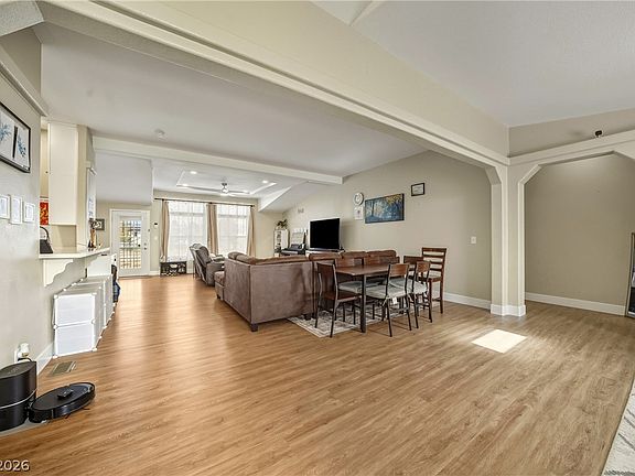 5th image of 3140 W Dyer Rd