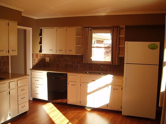 2nd image of 49 Dearborn Ct
