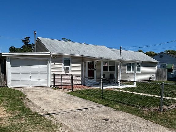 3rd image of 205 Bentz Ave