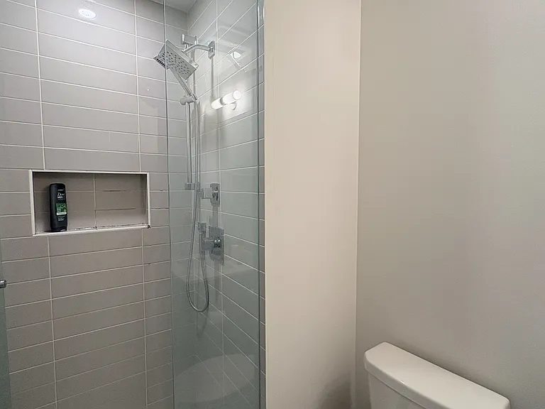 576 Front St W #1002 — Photo 17
