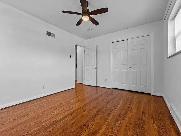 7000 Clifton Ave — Photo 18