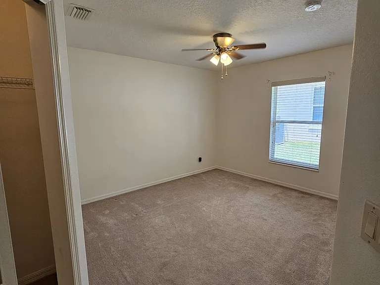 5107 Aurora Dr — Photo 8