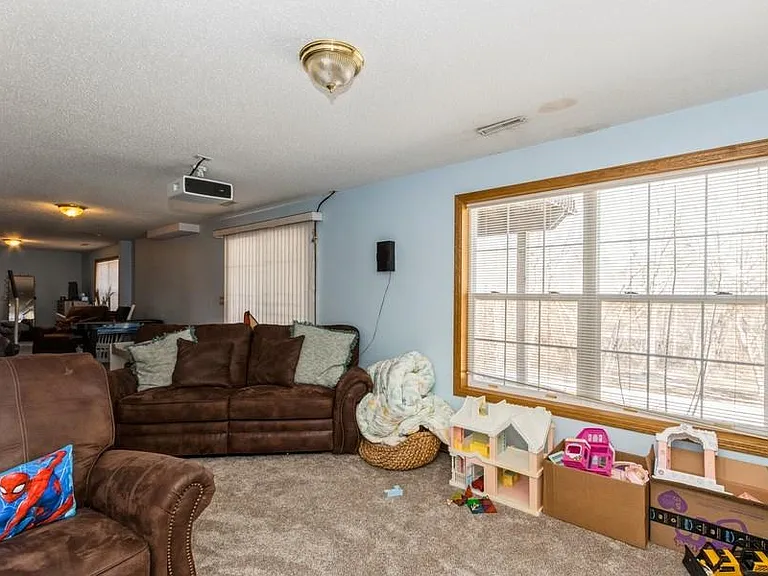 Mesquite Dr — Photo 25