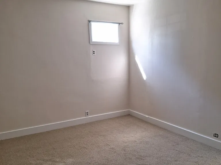 829 Elm Ave #2 — Photo 11