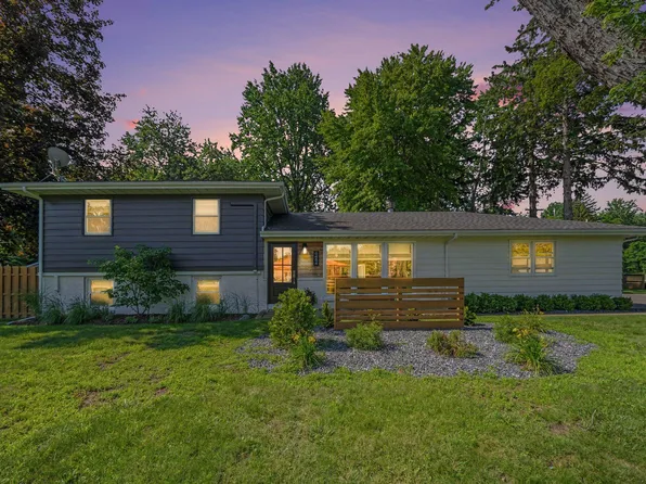 6484 Sawyer Rd, Sawyer, MI 49125