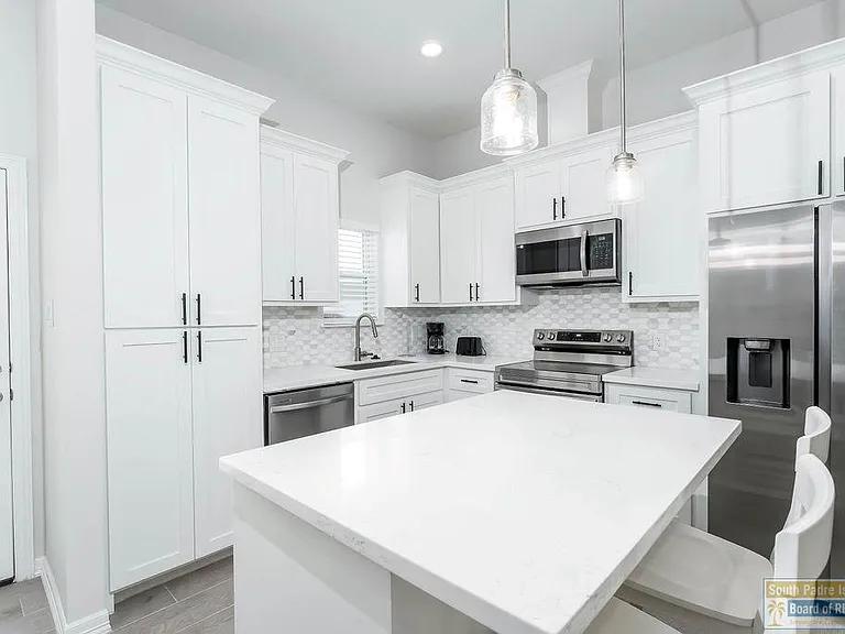 18 N Bay Hill Dr — Photo 14