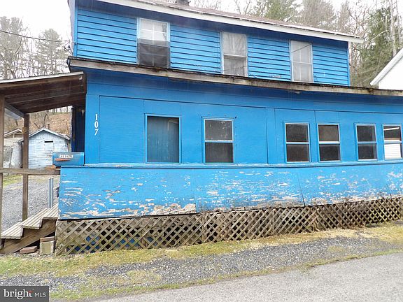 2nd image of 107 E Mason St