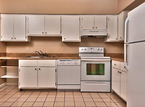 SuburbanVillas-34_08272014