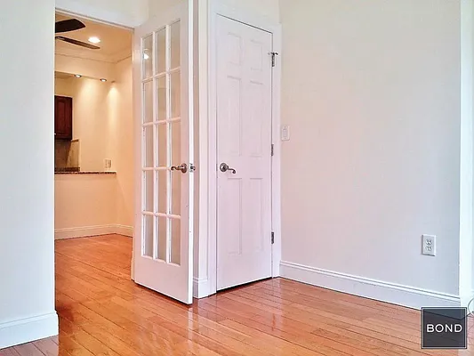 Rented by Bond New York | media 11