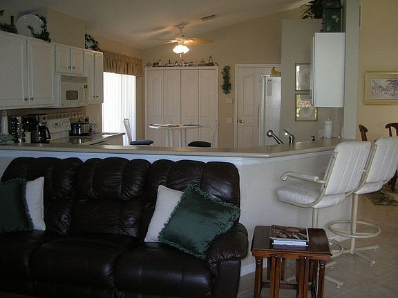 Living Rm/Kitchen