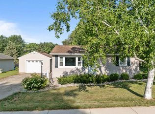 535 N Webster Ave, Omro, WI 54963