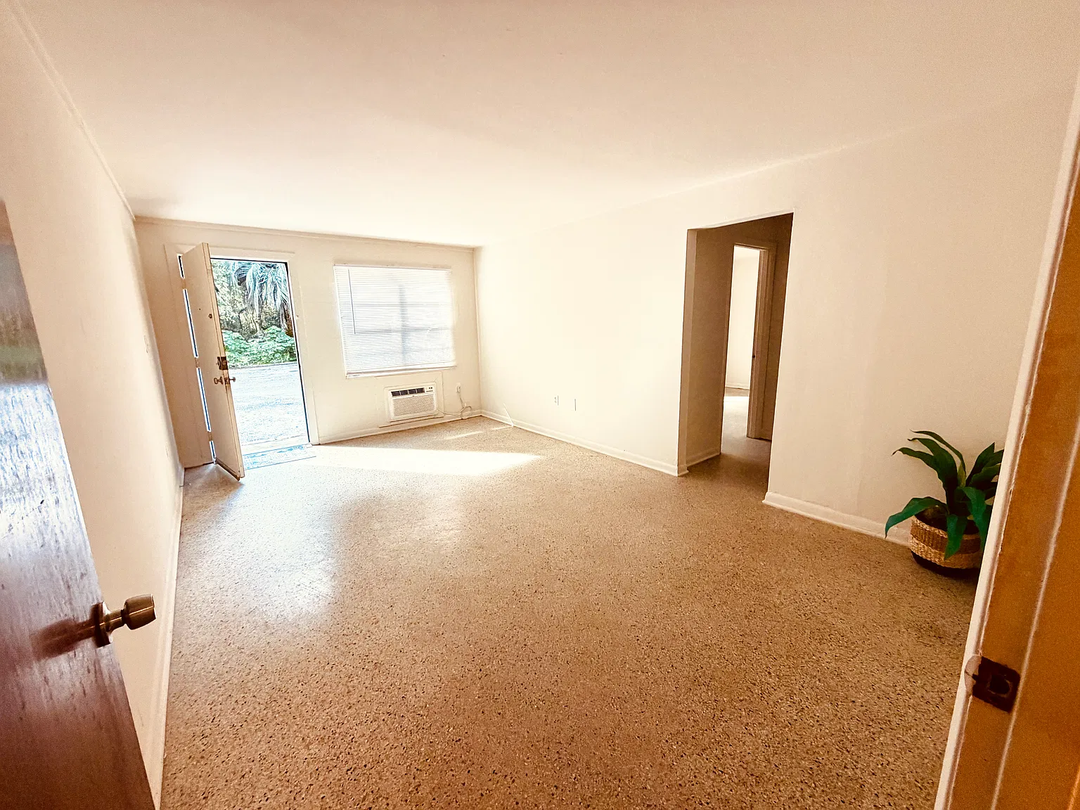 2 bed, 650 sqft, $1,150 — Photo 1
