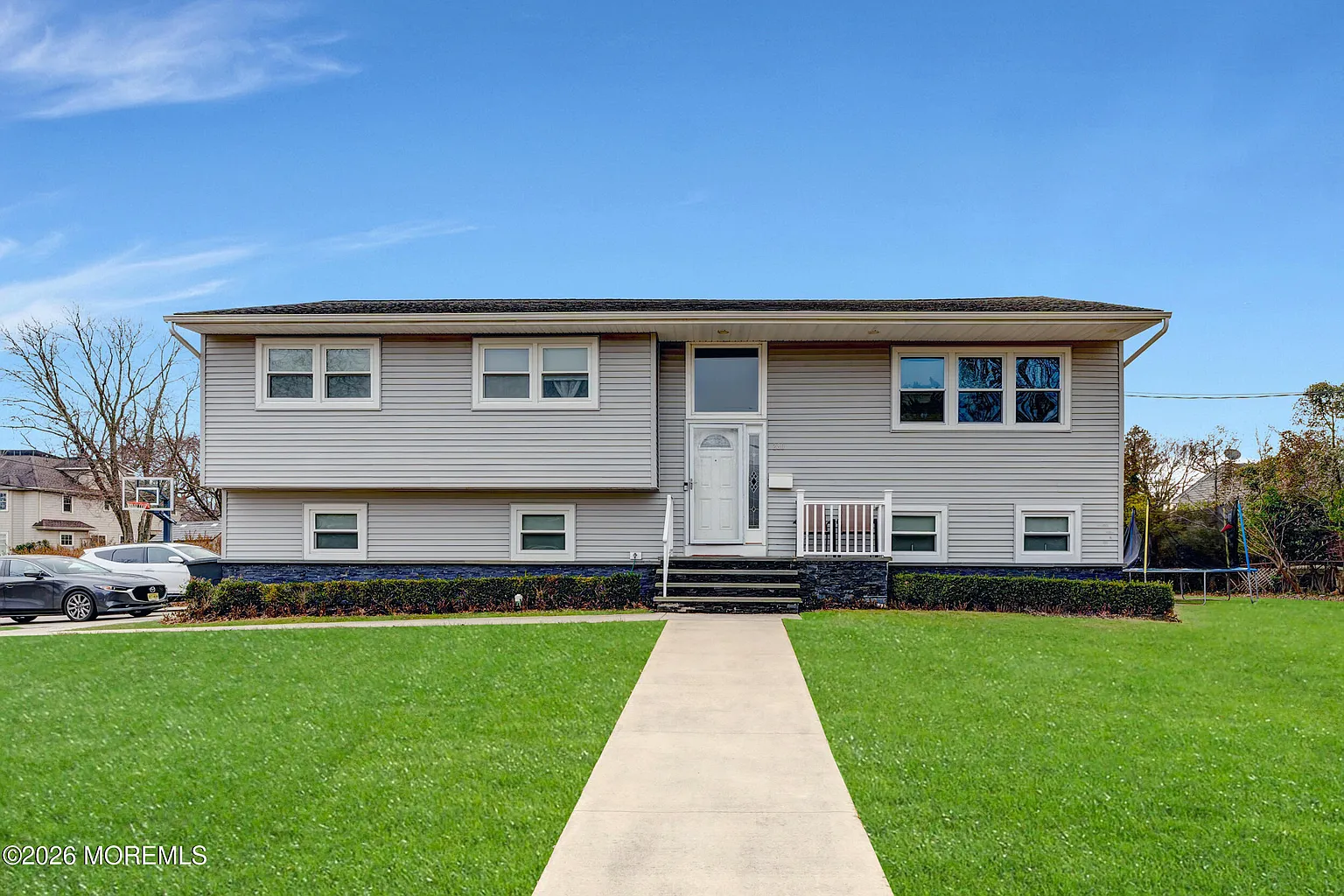 280 Oakley Avenue photo 1
