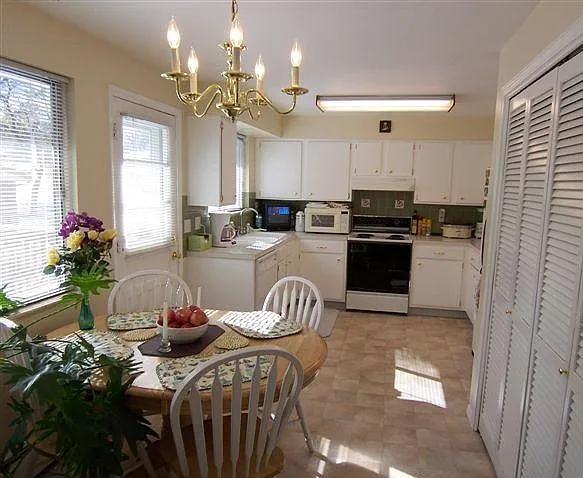 11968 W 62nd Pl — Photo 2