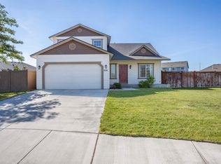 604 Panorama Ct, West Richland, WA 99353