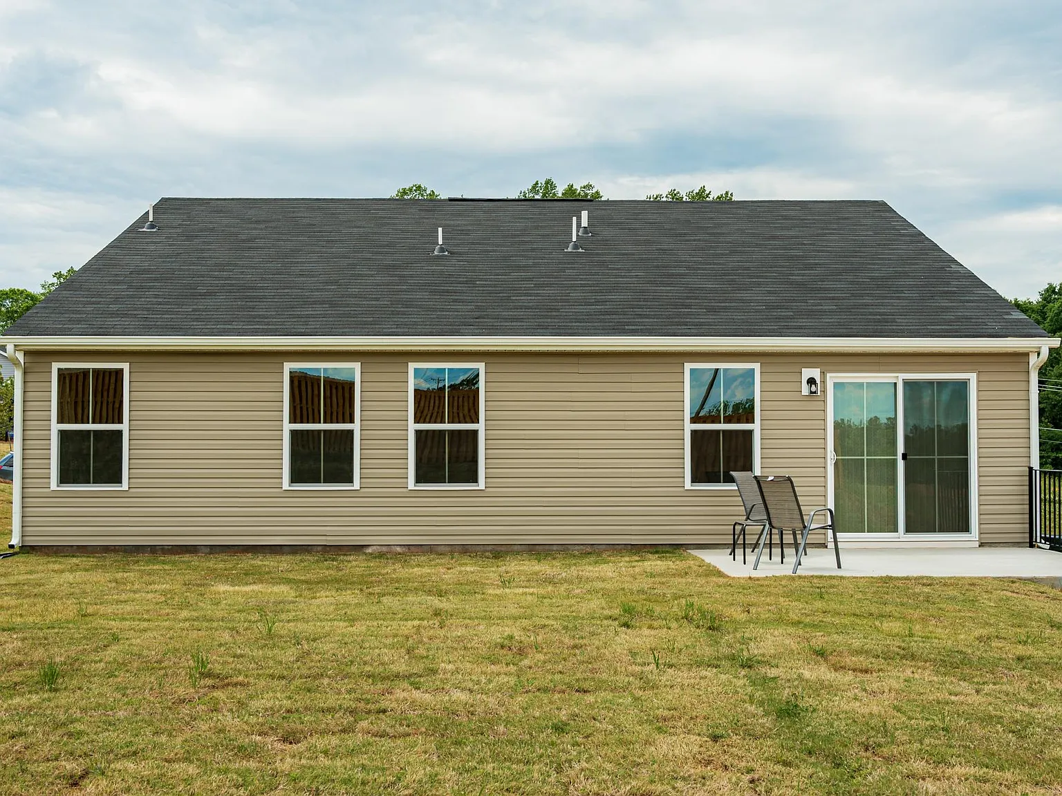 3 bed, 1338 sqft, $2,900 — Photo 3