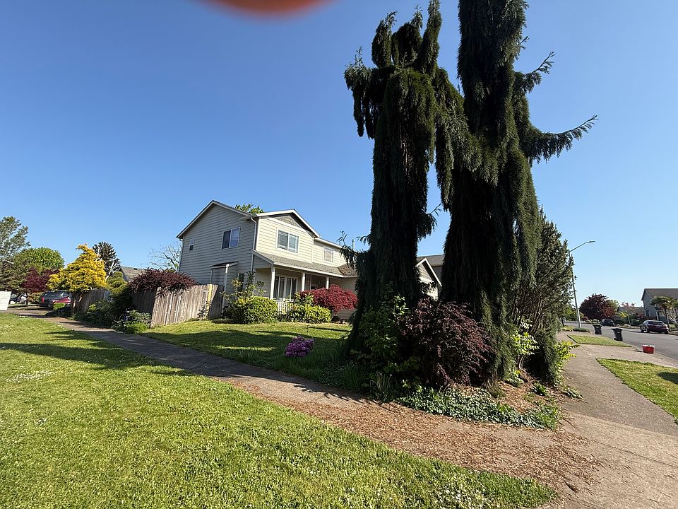 2nd image of 4890 Lisa St NE