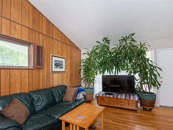 4th image of 1373 Spellman Ave