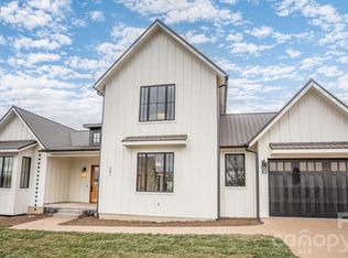 241 Westridge Farm Rd, Asheville, NC 28804