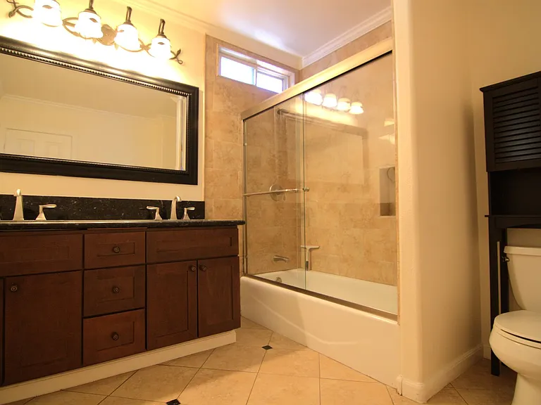 6730 Balboa Blvd — Photo 13