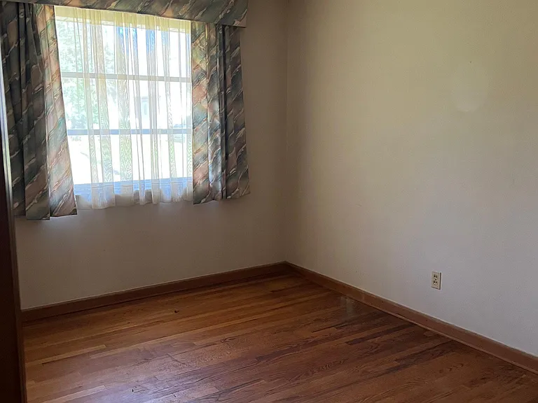 1575 Oakland Ave — Photo 4