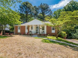 906 Honeysuckle Dr, Greensboro, NC 27408