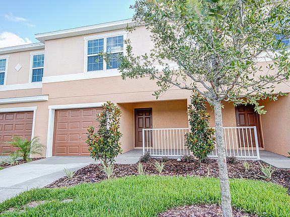 Move-in ready townhome for sale in Gibsonton