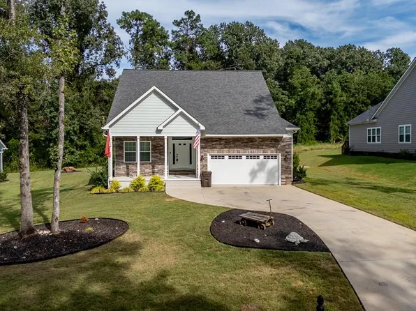 112 Portland Cir, Greenwood, SC 29649