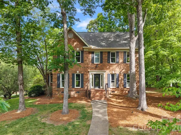 2512 Monteiane Dr, Charlotte, NC 28270